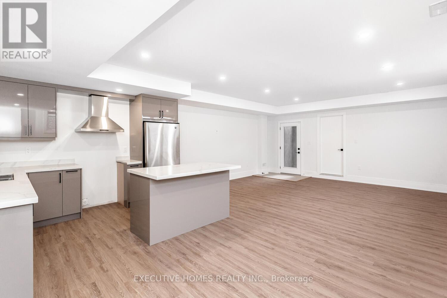 797 First Street, Mississauga, Ontario  L5E 1A3 - Photo 24 - W12311061