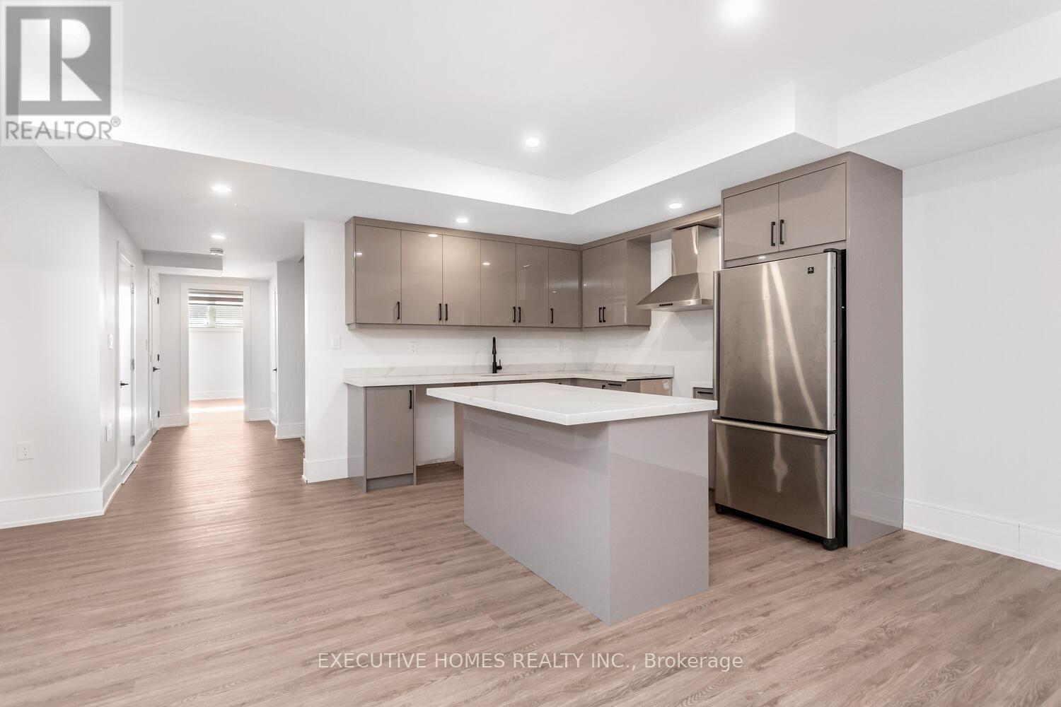 797 First Street, Mississauga, Ontario  L5E 1A3 - Photo 25 - W12311061
