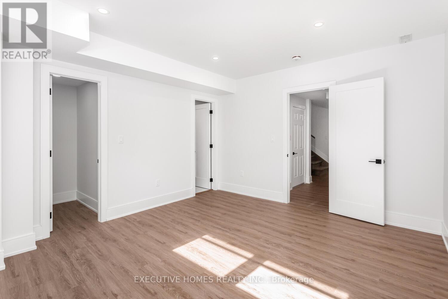 797 First Street, Mississauga, Ontario  L5E 1A3 - Photo 27 - W12311061