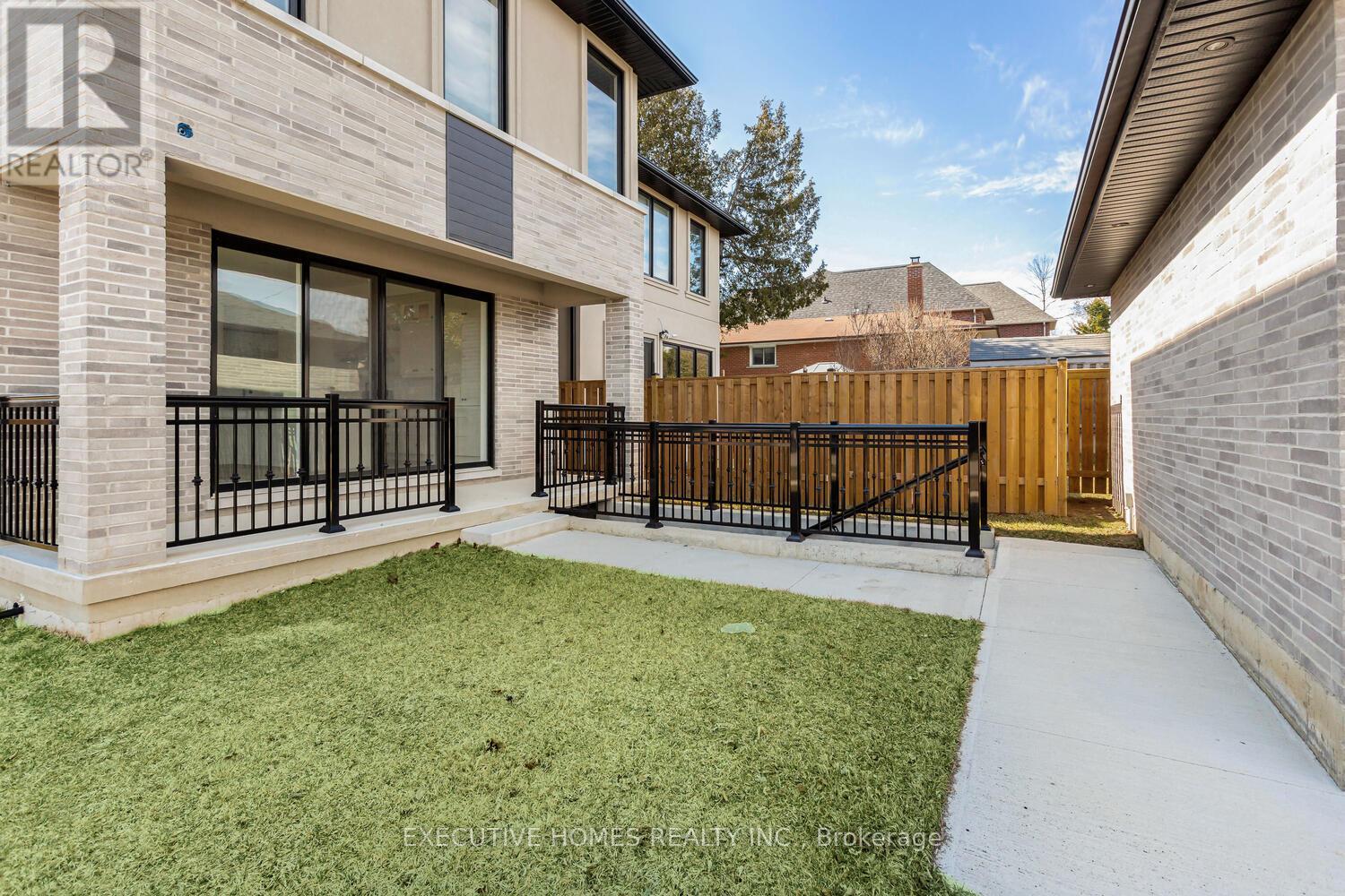 797 First Street, Mississauga, Ontario  L5E 1A3 - Photo 29 - W12311061