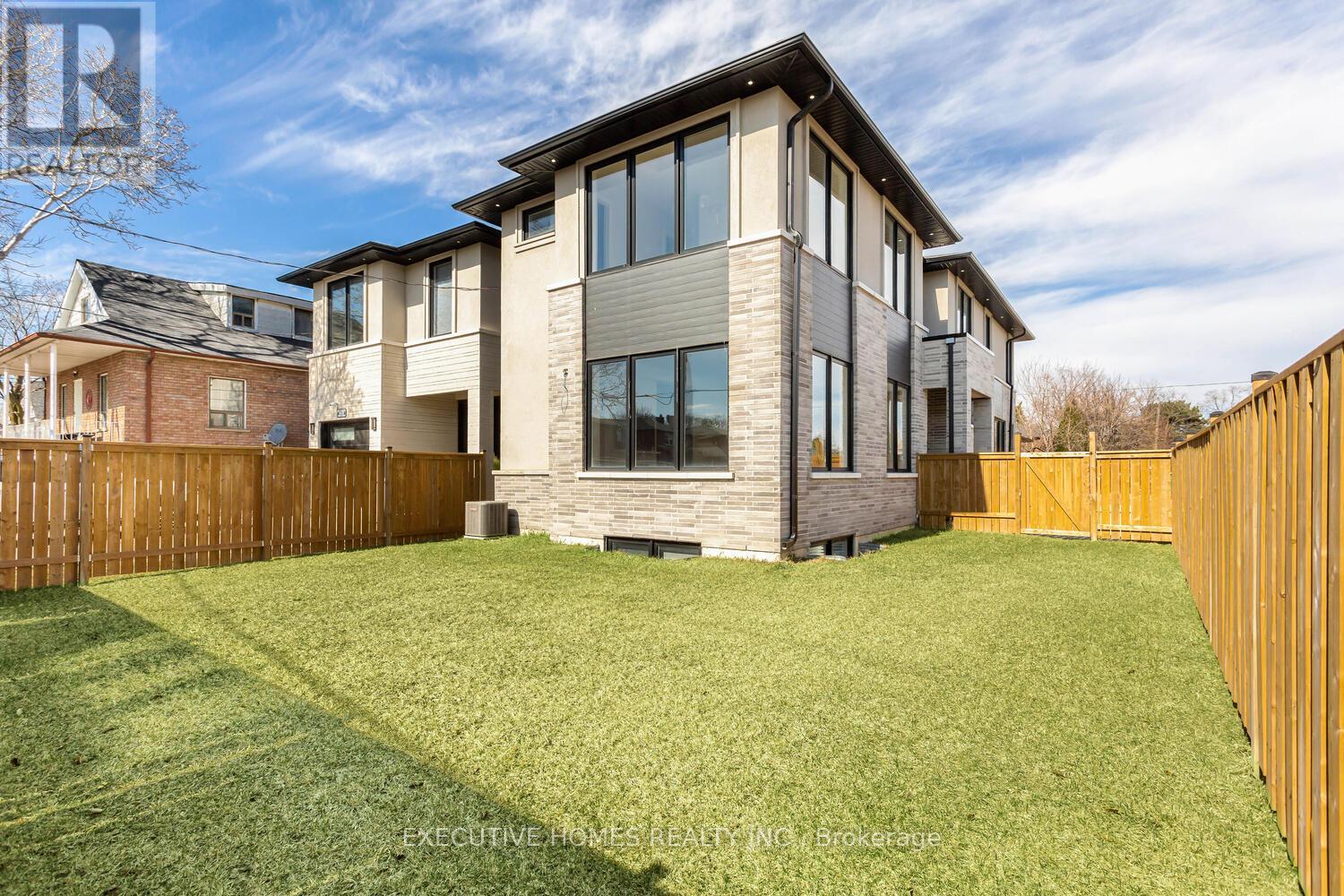 797 First Street, Mississauga, Ontario  L5E 1A3 - Photo 30 - W12311061