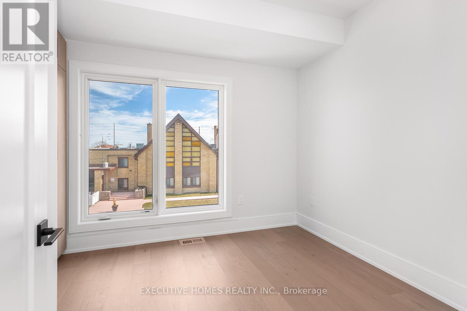 797 First Street, Mississauga, Ontario  L5E 1A3 - Photo 33 - W12311061
