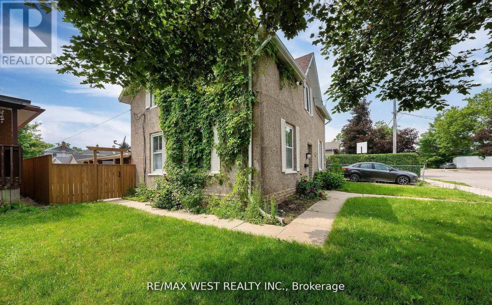 Property at 58 BROOK STREET E image 3