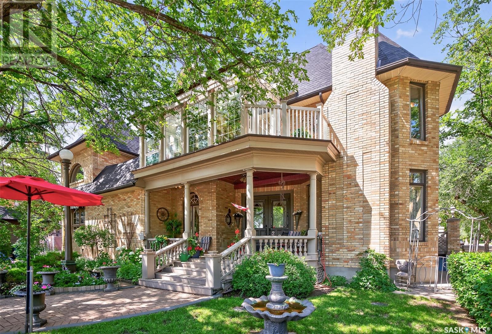 220 Hall STREET W, moose jaw, Saskatchewan