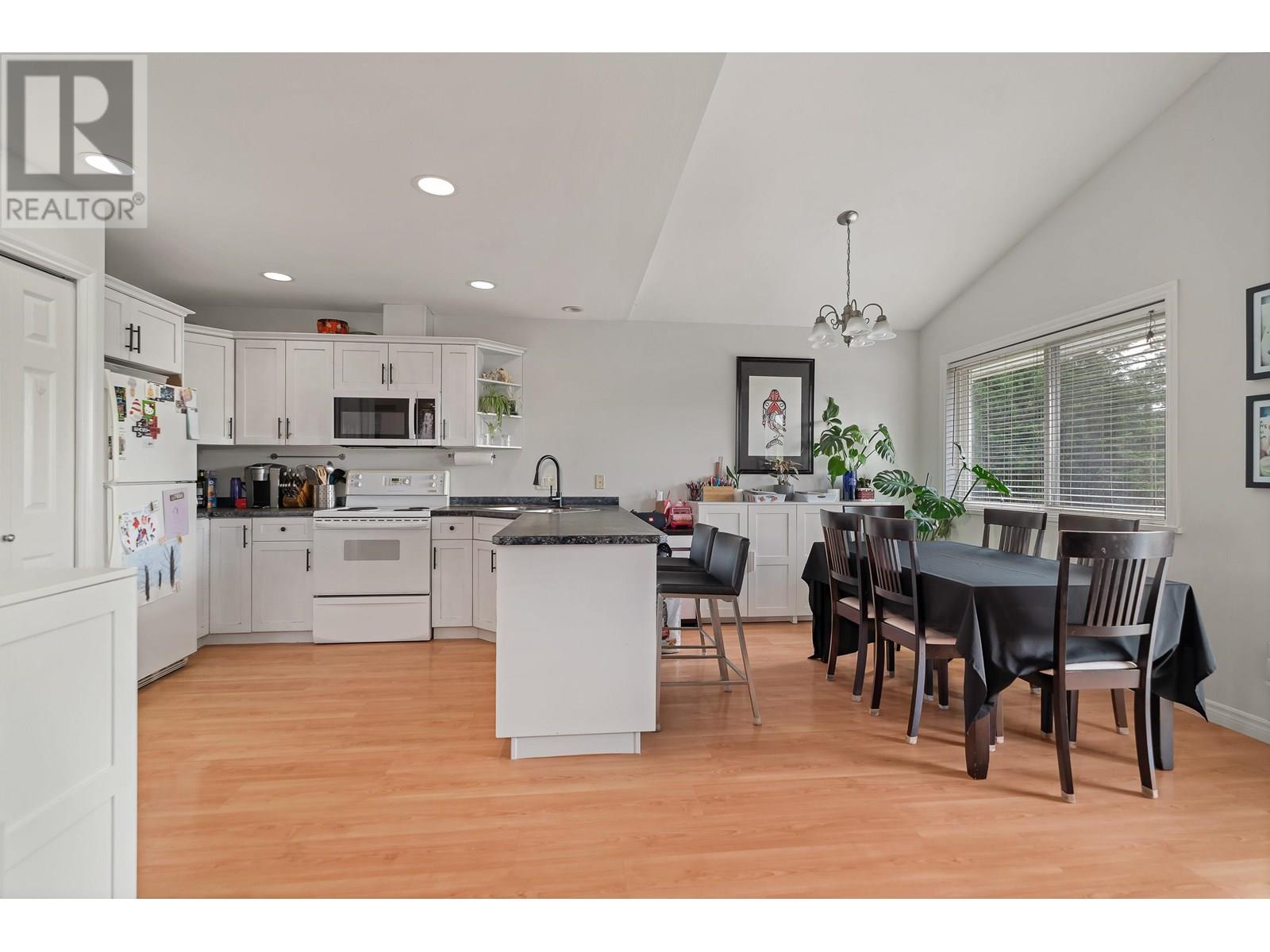 23788 Kanaka Way, Maple Ridge, British Columbia  V2W 1E5 - Photo 8 - R3031148