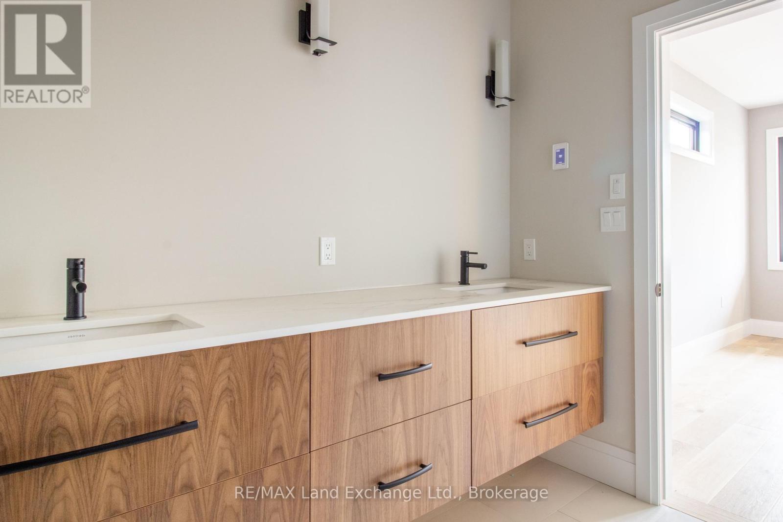 25 Lakeforest Drive, Saugeen Shores, Ontario  N0H 2L0 - Photo 22 - X12219216