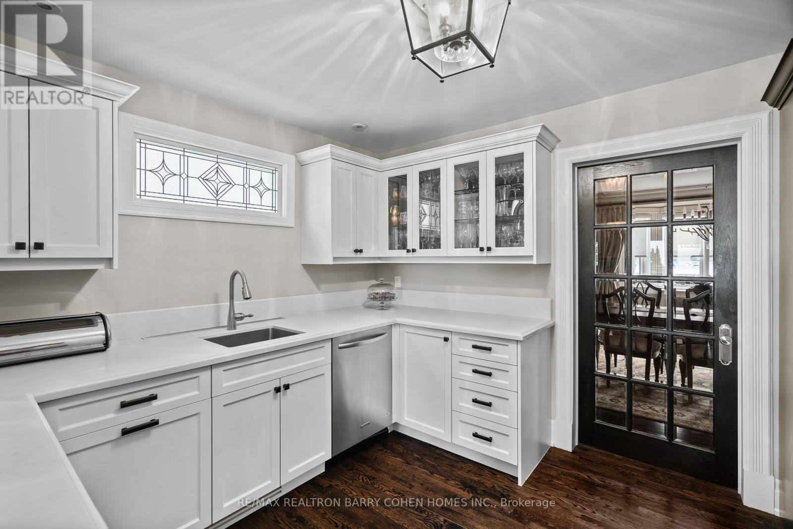 72 Teddington Park Avenue, Toronto, Ontario  M4N 2C6 - Photo 9 - C12311216