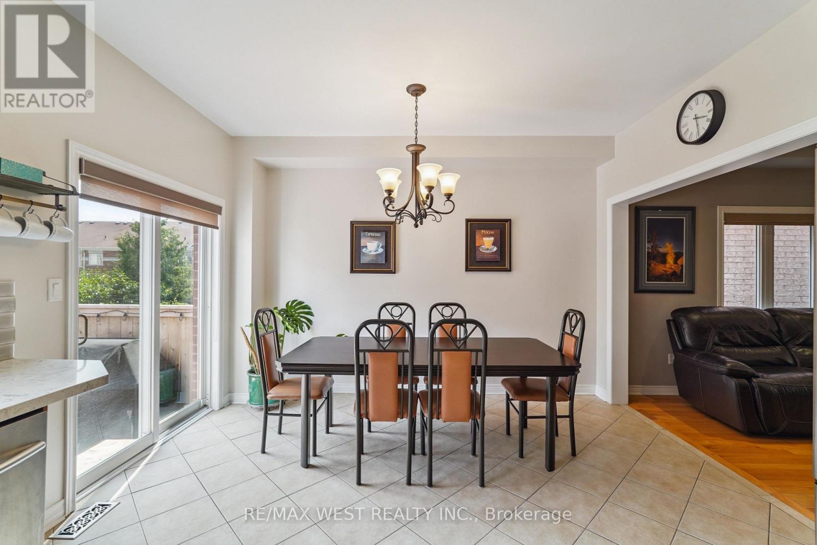 Property at 148 CHAYNA CRESCENT image 4