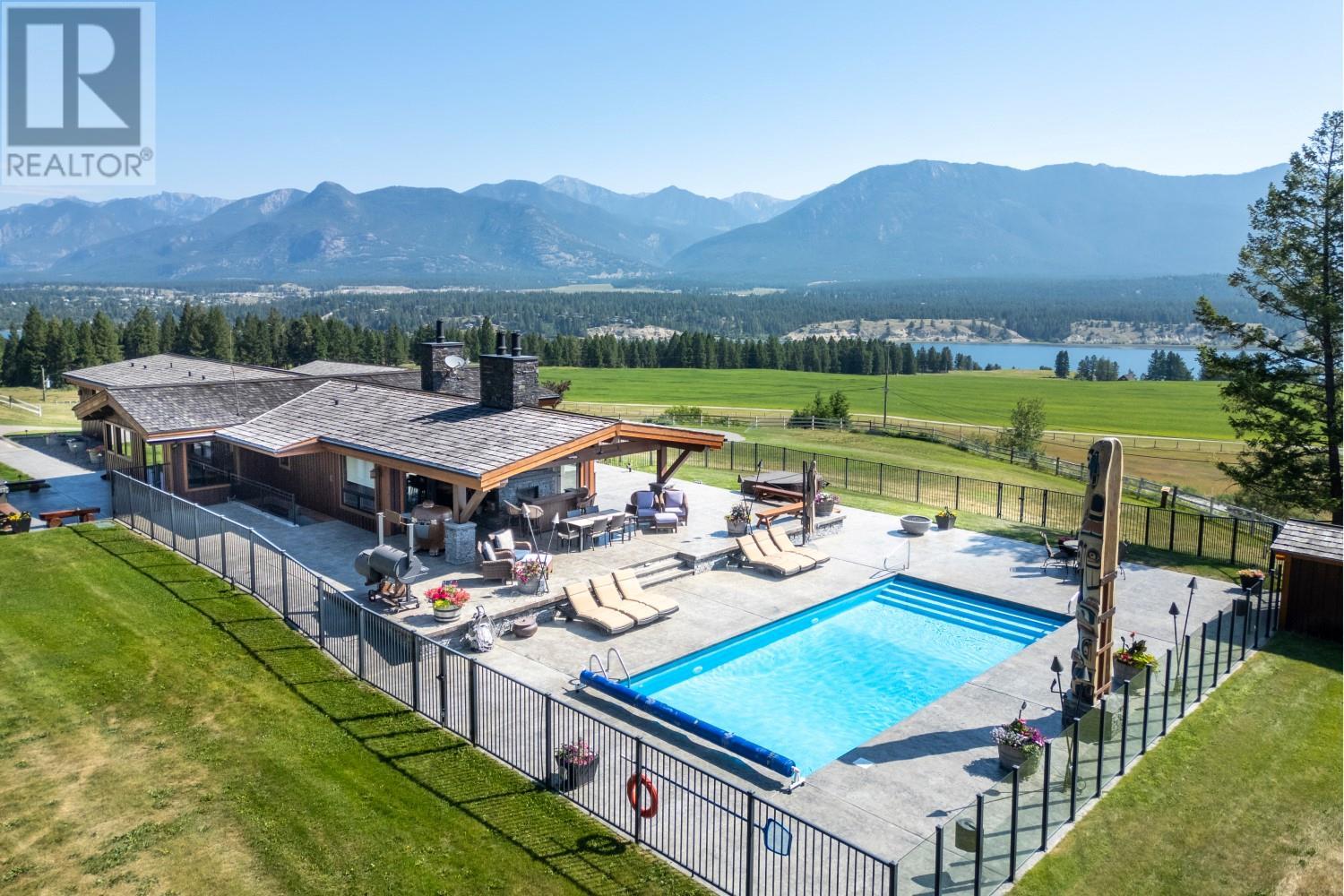 2175 WESTSIDE Road, Invermere, British Columbia
