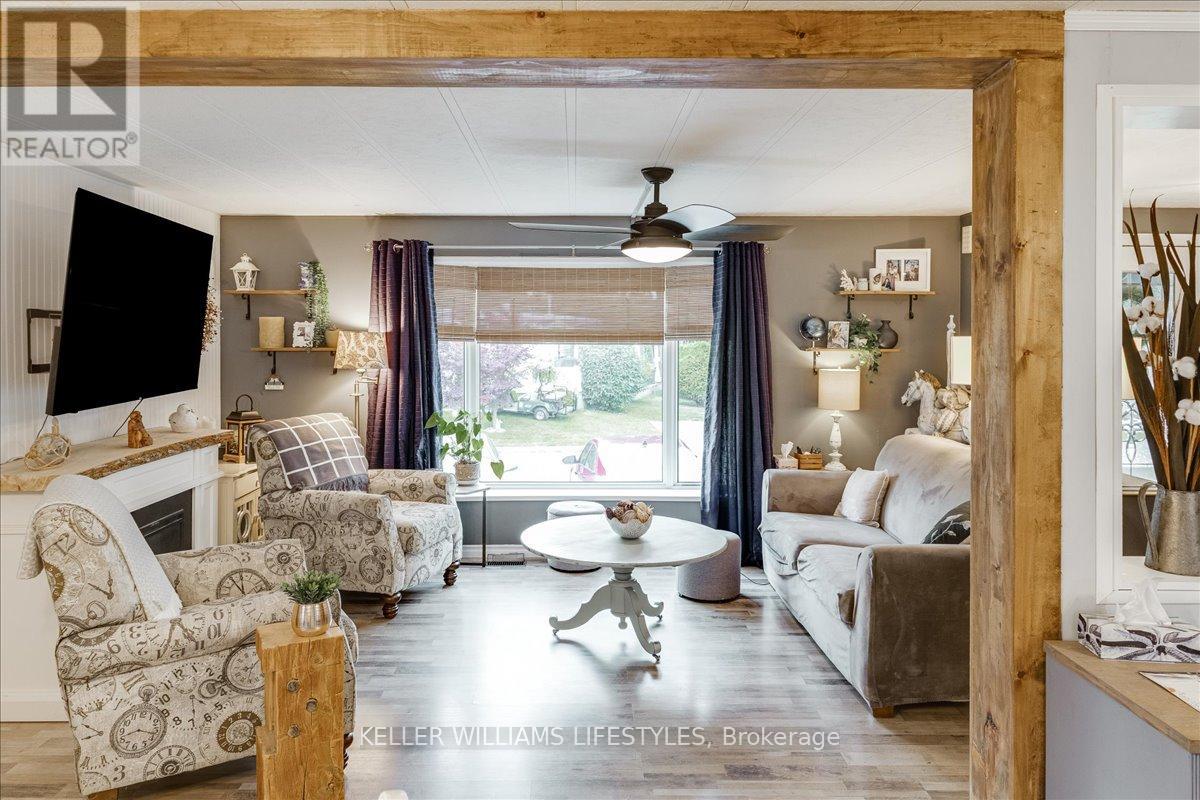 114 Pebble Beach Parkway, South Huron, Ontario  N0M 1T0 - Photo 11 - X12311225