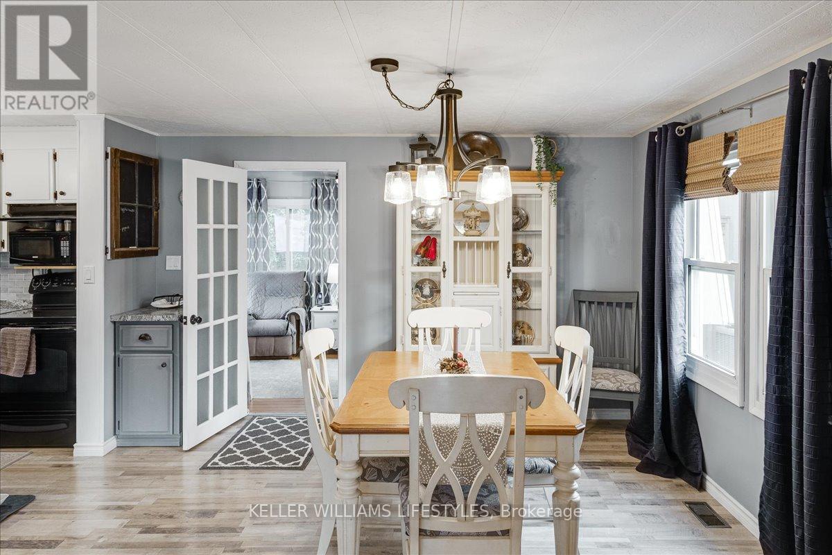 114 Pebble Beach Parkway, South Huron, Ontario  N0M 1T0 - Photo 14 - X12311225