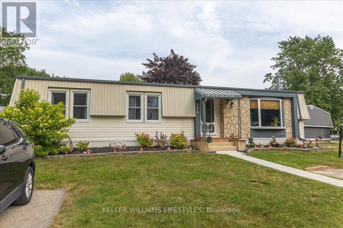 114 Pebble Beach Parkway, South Huron, Ontario  N0M 1T0 - Photo 2 - X12311225