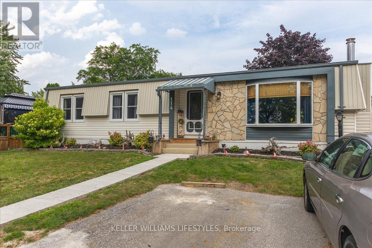 114 Pebble Beach Parkway, South Huron, Ontario  N0M 1T0 - Photo 3 - X12311225