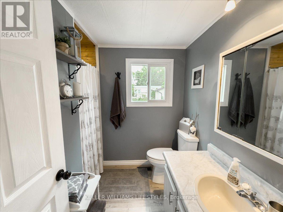 114 Pebble Beach Parkway, South Huron, Ontario  N0M 1T0 - Photo 35 - X12311225