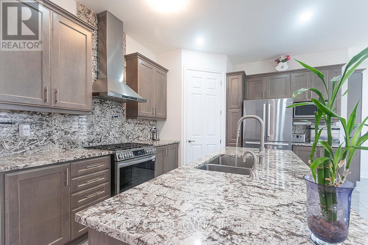 29 Michener Drive, Brampton, Ontario  L6R 4E9 - Photo 8 - W12304713