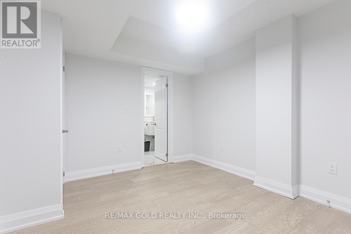 29 Michener Drive, Brampton, Ontario  L6R 4E9 - Photo 23 - W12304713