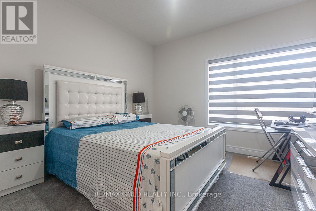 29 Michener Drive, Brampton, Ontario  L6R 4E9 - Photo 13 - W12304713