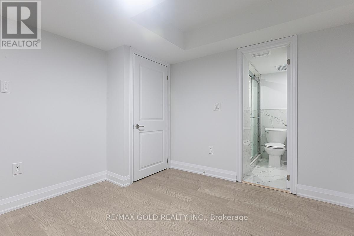 29 Michener Drive, Brampton, Ontario  L6R 4E9 - Photo 24 - W12304713