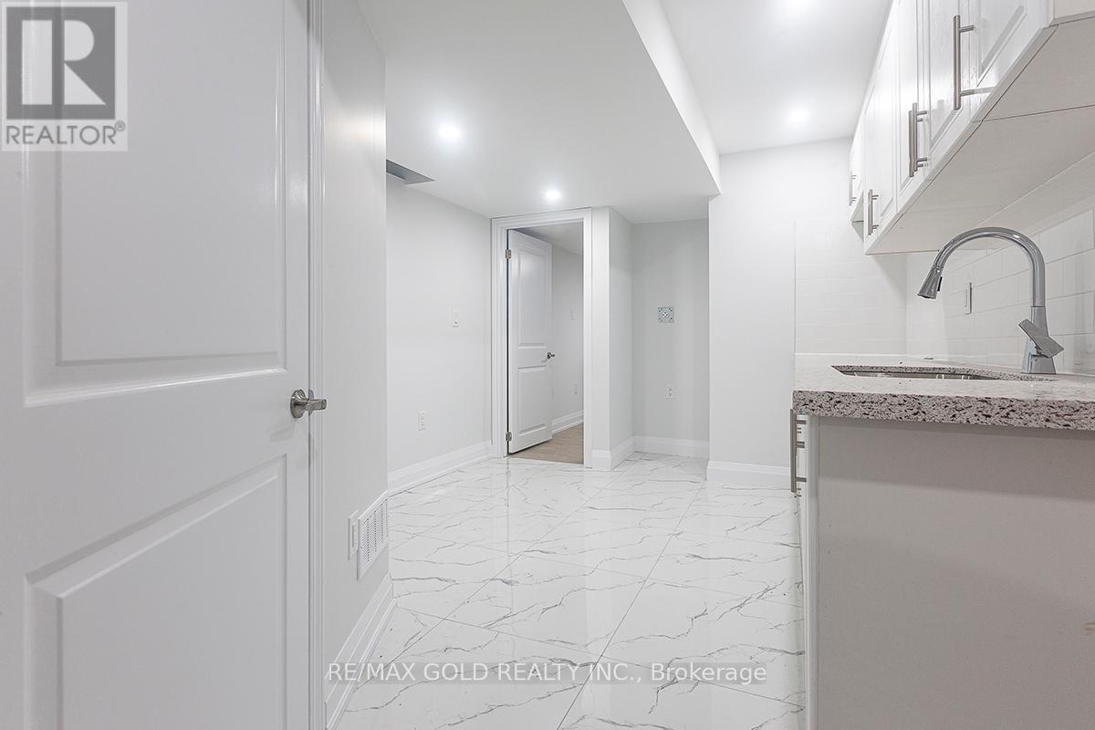 29 Michener Drive, Brampton, Ontario  L6R 4E9 - Photo 26 - W12304713