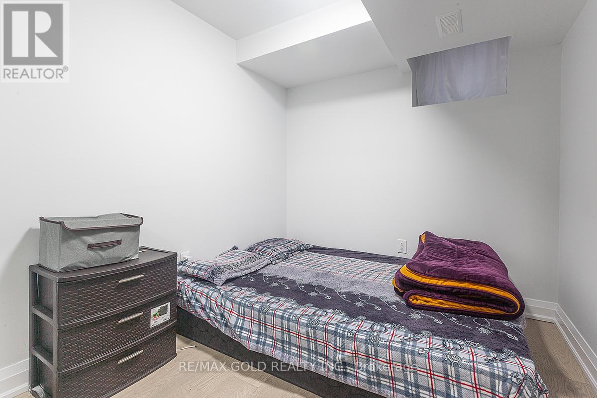 29 Michener Drive, Brampton, Ontario  L6R 4E9 - Photo 28 - W12304713