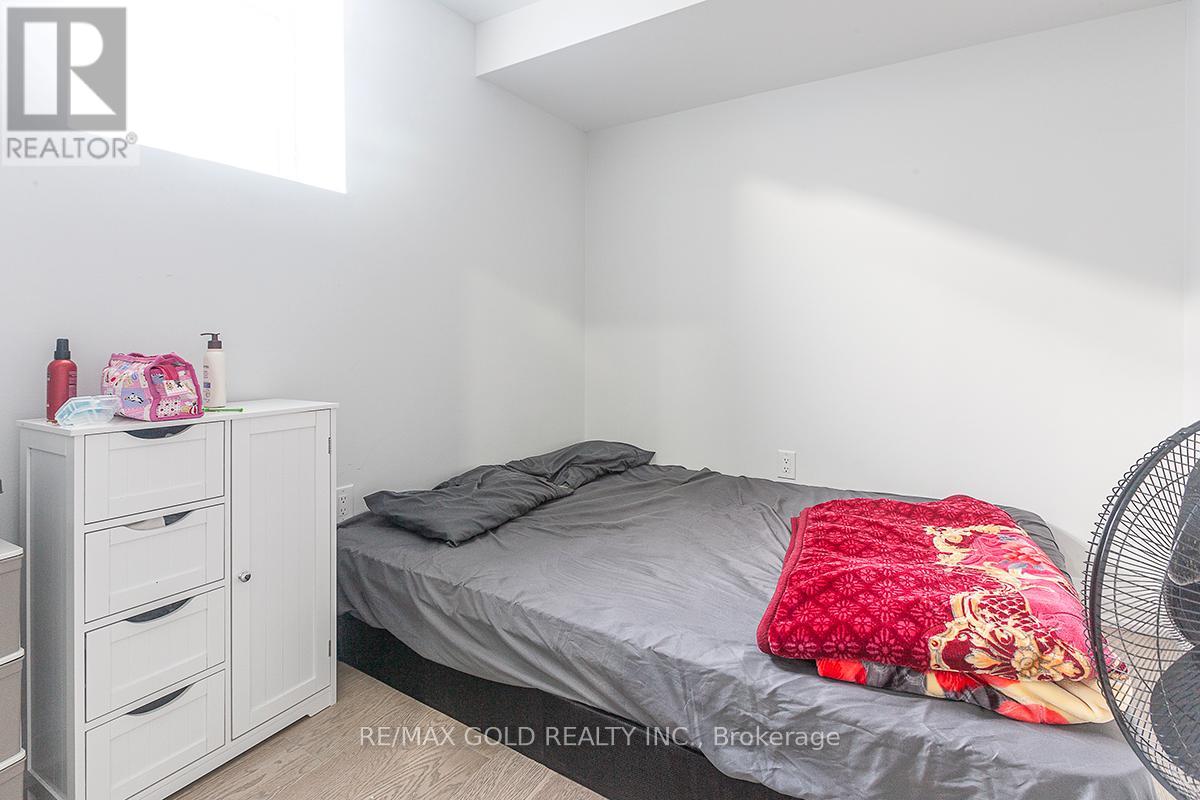 29 Michener Drive, Brampton, Ontario  L6R 4E9 - Photo 29 - W12304713