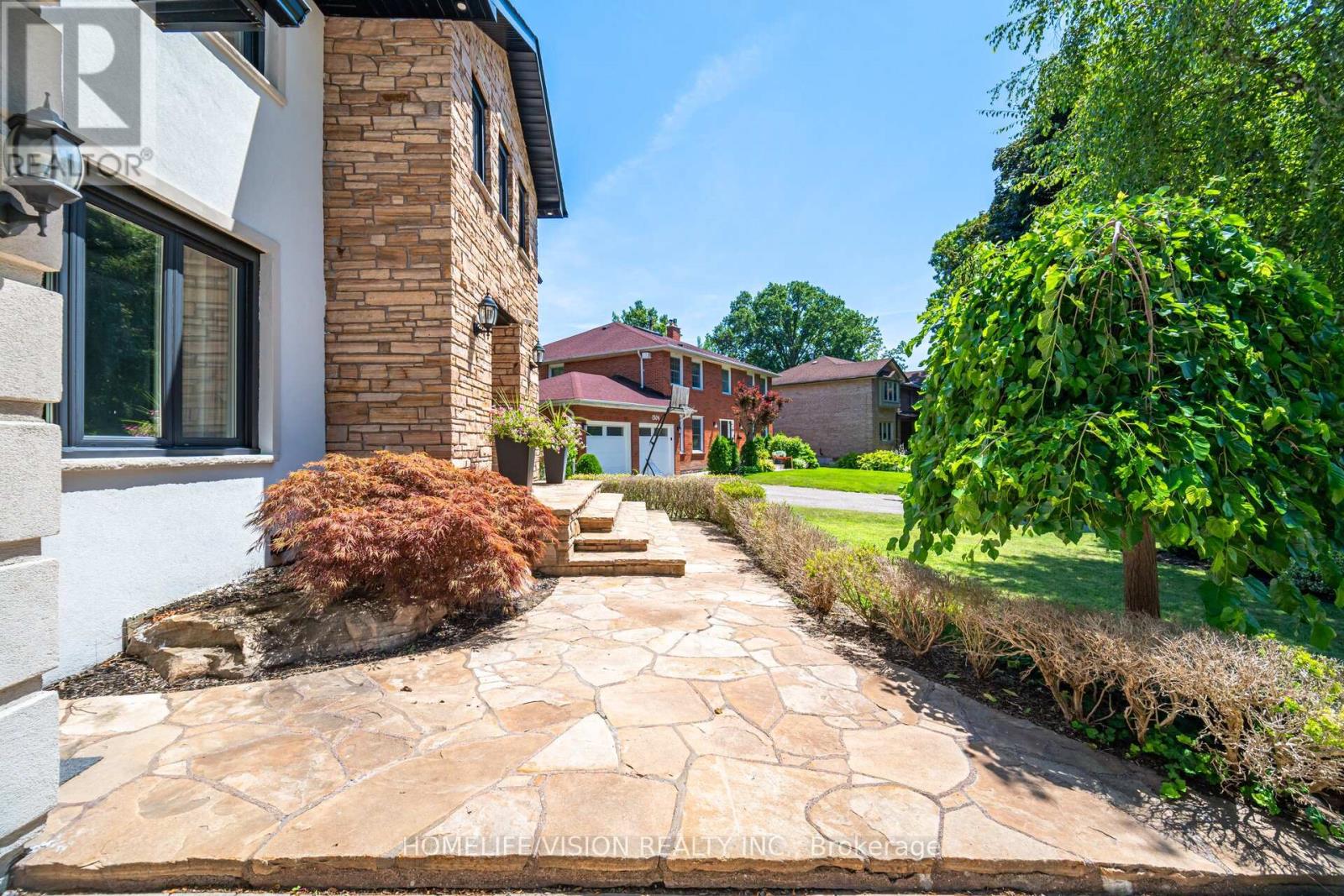 Property at 1298 BUNSDEN AVENUE image 3