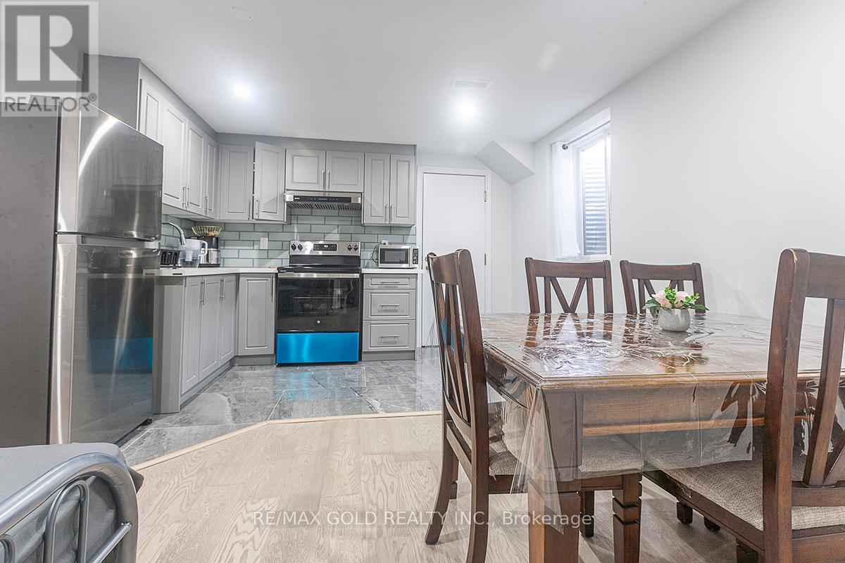 29 Michener Drive, Brampton, Ontario  L6R 4E9 - Photo 21 - W12304713