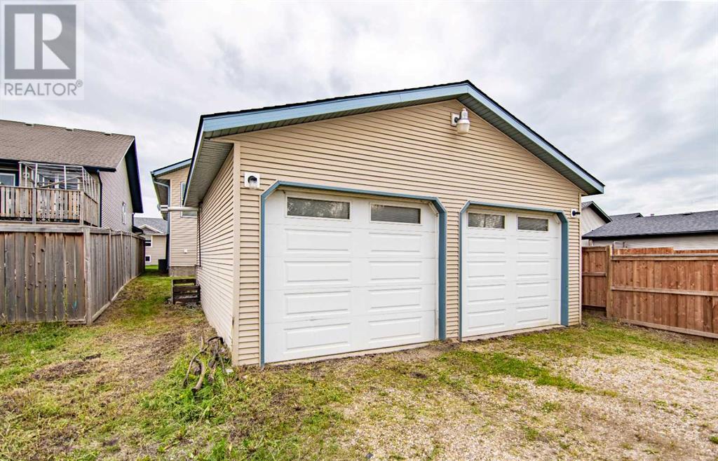 Property at 194 Jaspar Crescent image 3