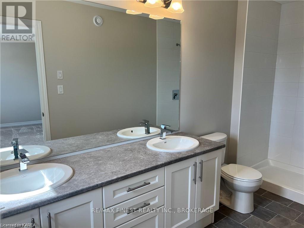 194 Heritage Park Drive, Greater Napanee, Ontario  K7R 3X8 - Photo 9 - X12311329