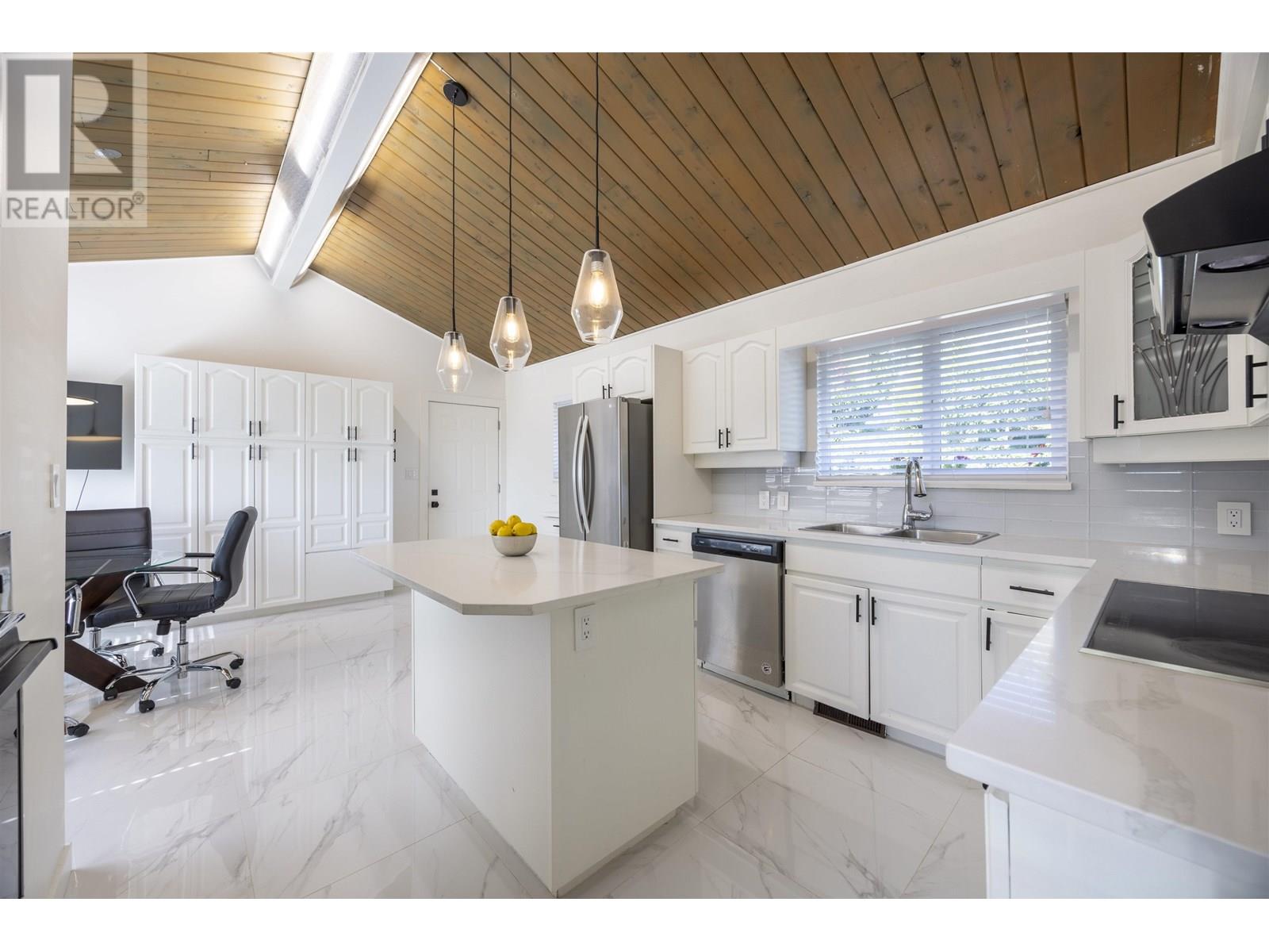 953 Ranch Park Way, Coquitlam, British Columbia  V3C 2H7 - Photo 6 - R3031153