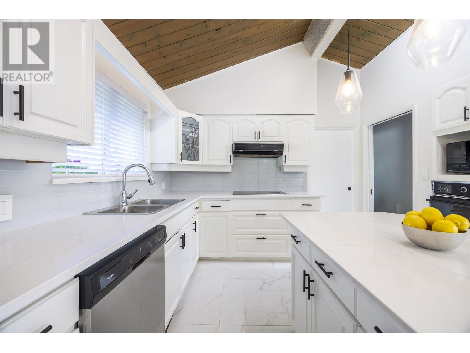 953 Ranch Park Way, Coquitlam, British Columbia  V3C 2H7 - Photo 9 - R3031153