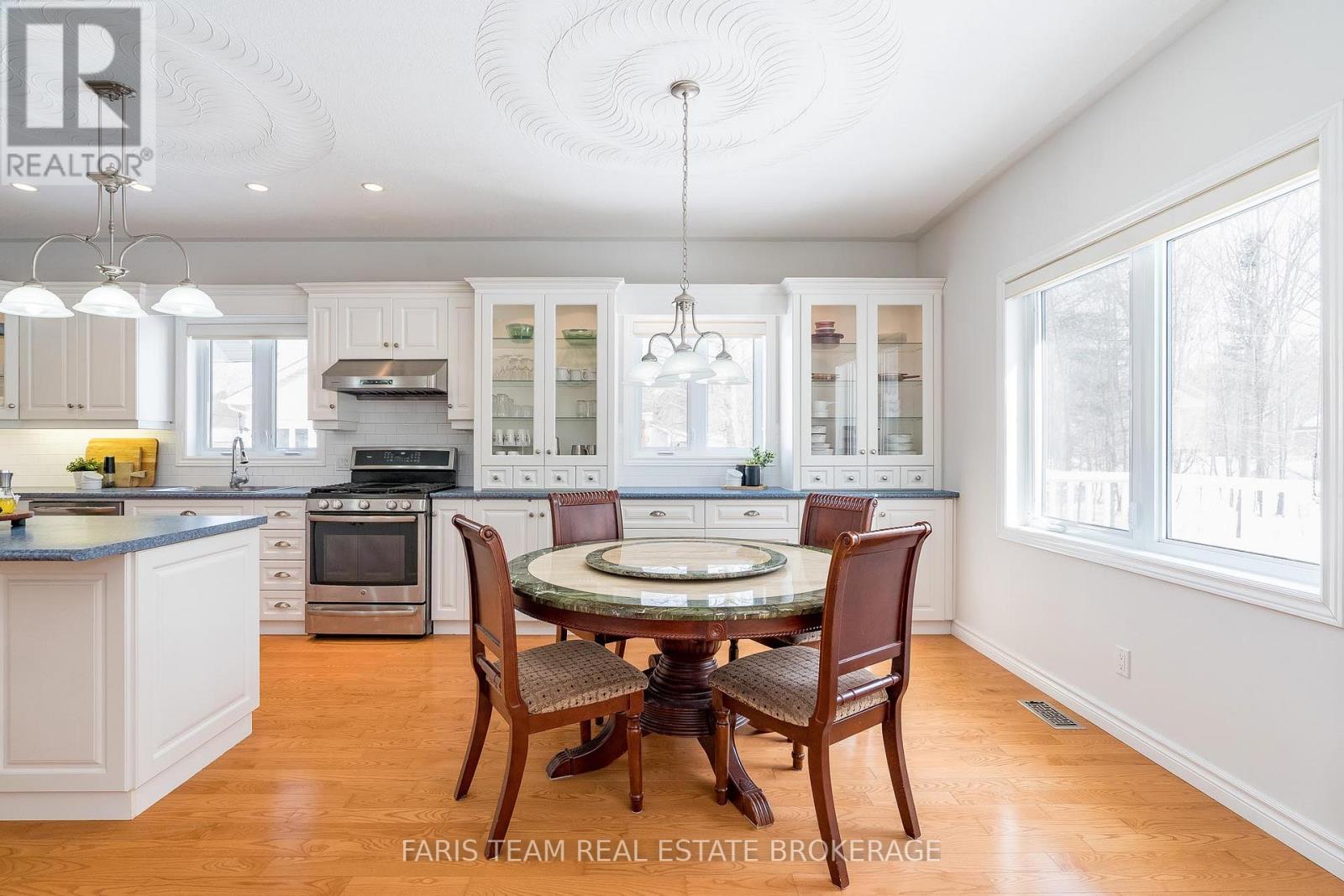 91 Maryjane Road, Tiny, Ontario  L0L 2T0 - Photo 11 - S12307236