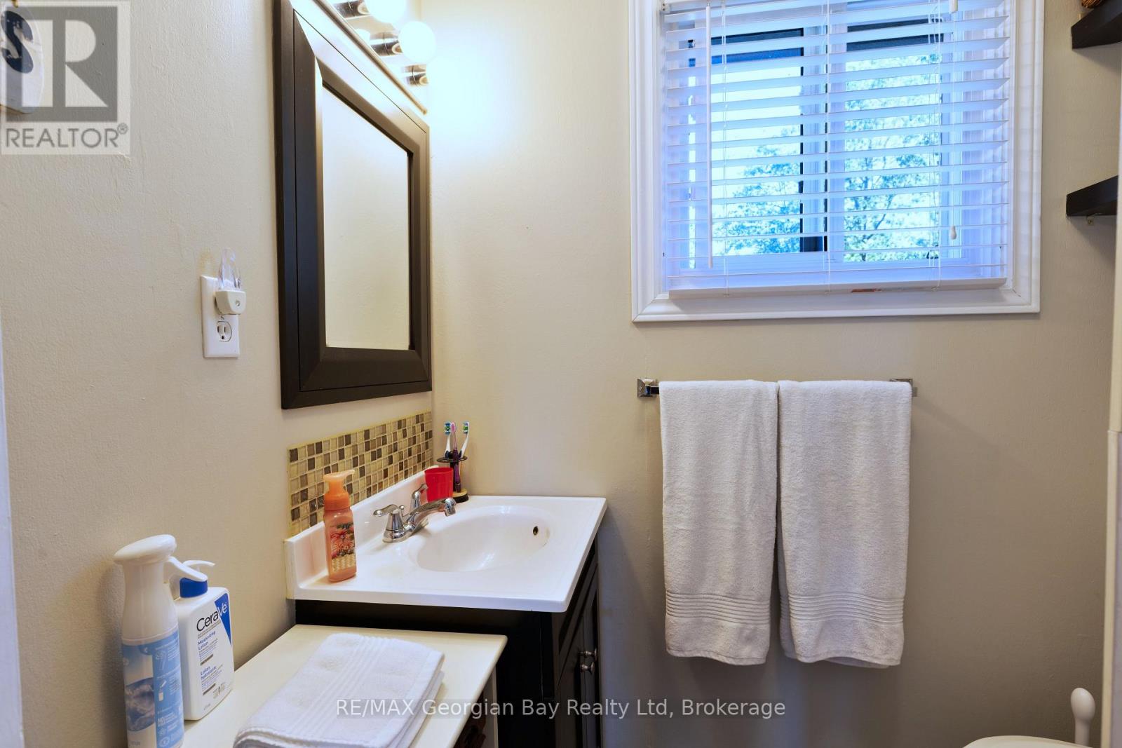 46 Forest Harbour Parkway, Tay, Ontario  L0K 2C0 - Photo 13 - S12311321