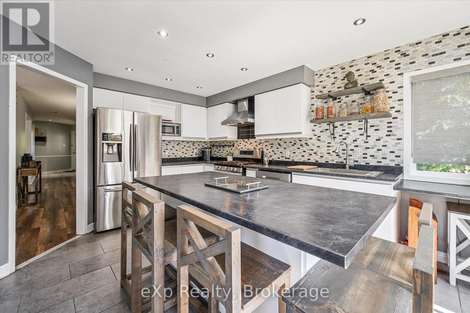 8 Lanercost Way, Brampton, Ontario  L6Z 4J5 - Photo 14 - W12311366