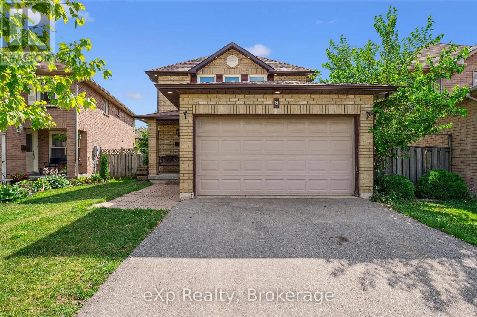 8 Lanercost Way, Brampton, Ontario  L6Z 4J5 - Photo 2 - W12311366