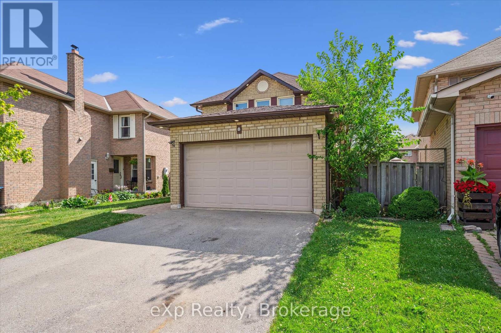 8 Lanercost Way, Brampton, Ontario  L6Z 4J5 - Photo 4 - W12311366