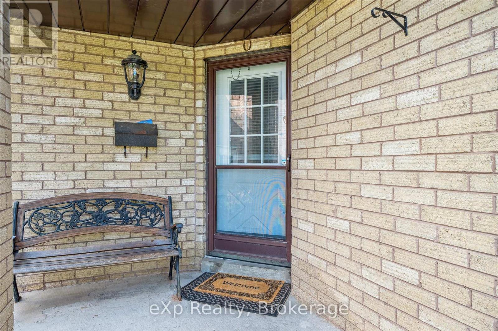 8 Lanercost Way, Brampton, Ontario  L6Z 4J5 - Photo 5 - W12311366