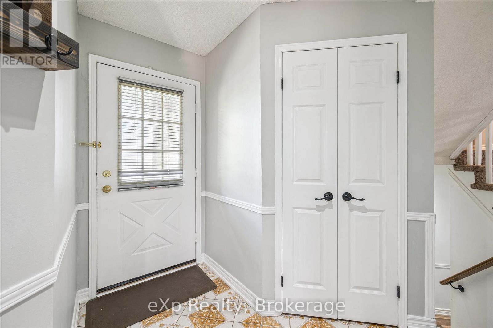 8 Lanercost Way, Brampton, Ontario  L6Z 4J5 - Photo 6 - W12311366