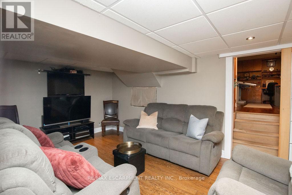 92 Auchmar Road, Hamilton, Ontario  L9C 1C5 - Photo 36 - X12311255