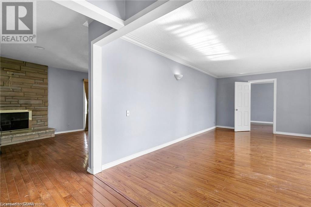 Property at 462 ARKELL Road image 4