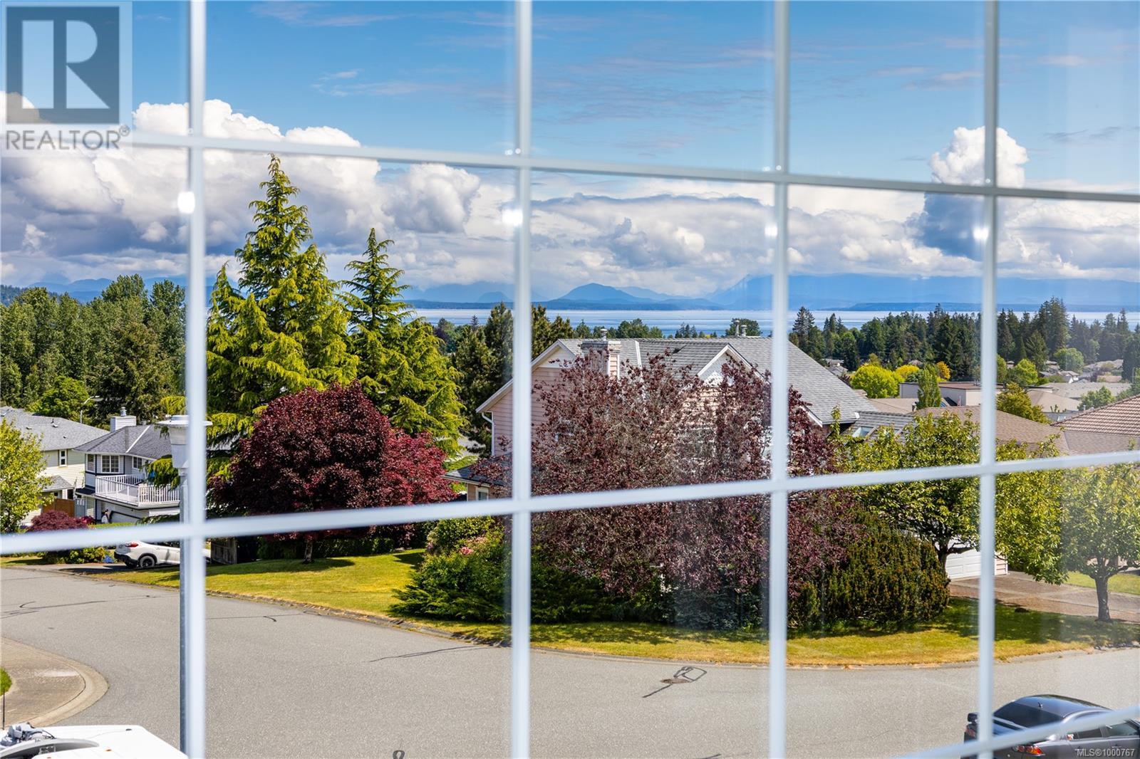 Property at 733 Bowen Dr image 5