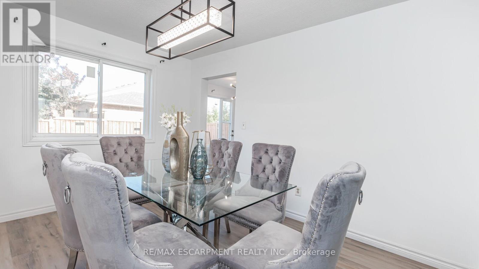 3 Mornington Drive, Hamilton, Ontario  L9B 1Z3 - Photo 10 - X12283390