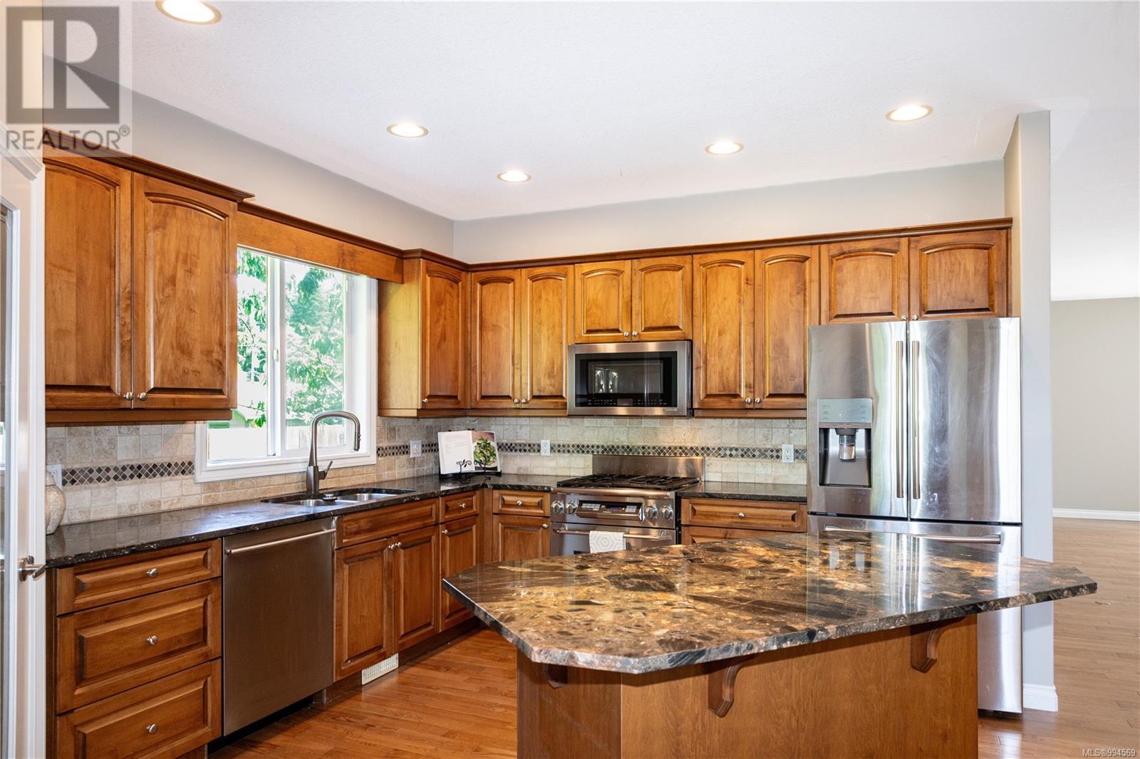 Property at 3547 Montana Dr image 4