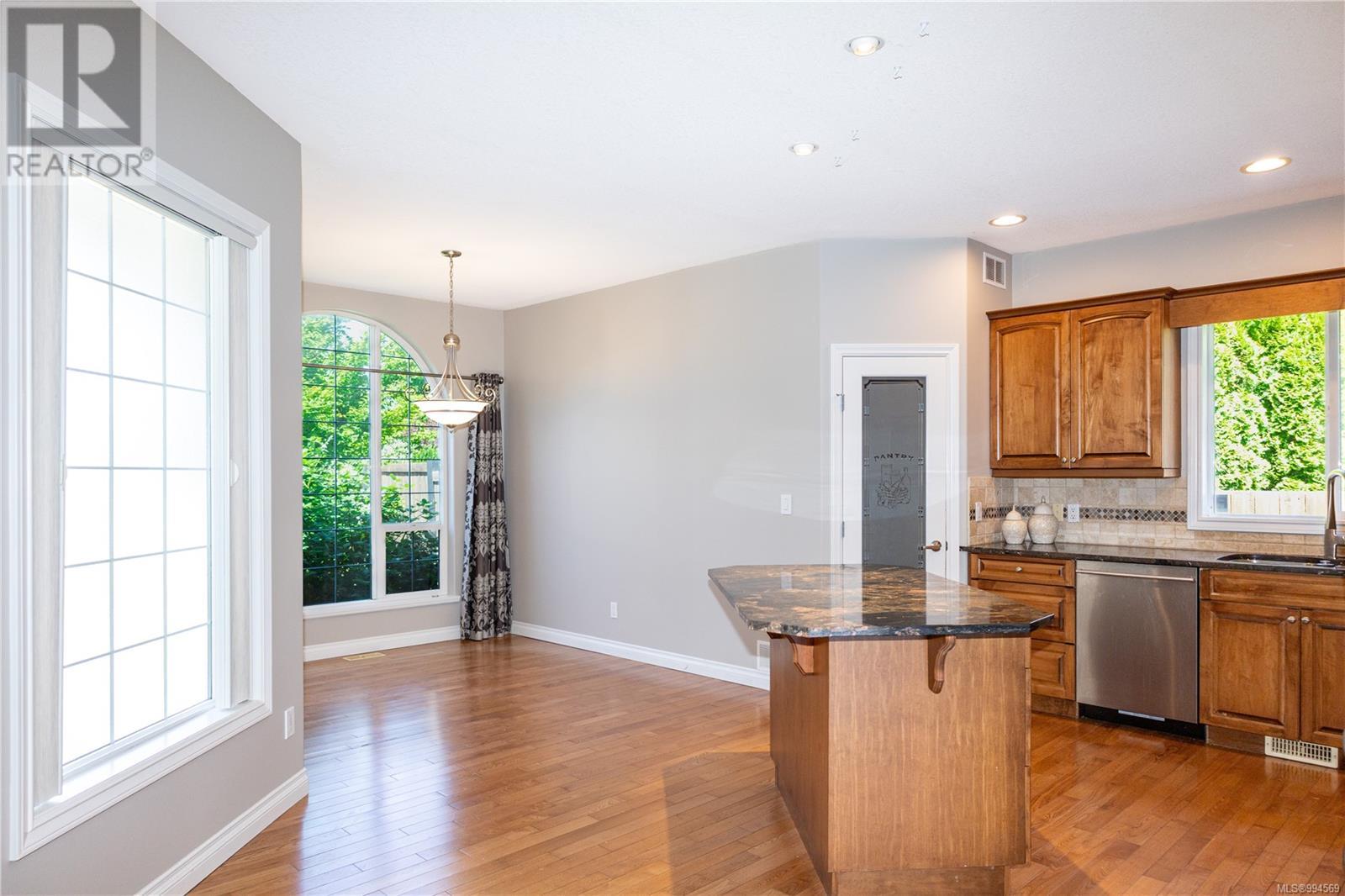 3547 Montana Dr, Campbell River, British Columbia  V9W 8G8 - Photo 6 - 994569