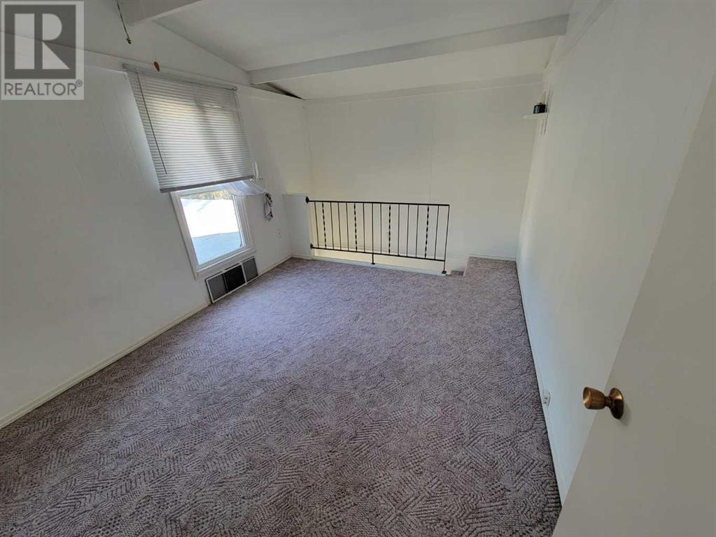 Property at 137 14 Street N image 4