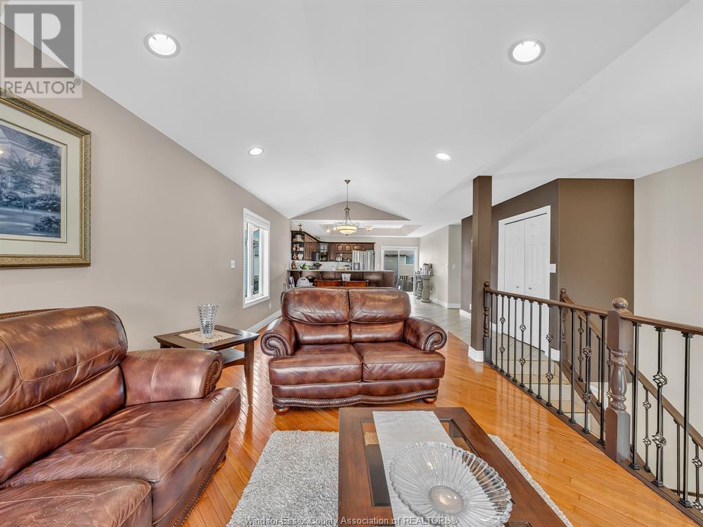 Property at 1437 MERIDIAN STREET image 4