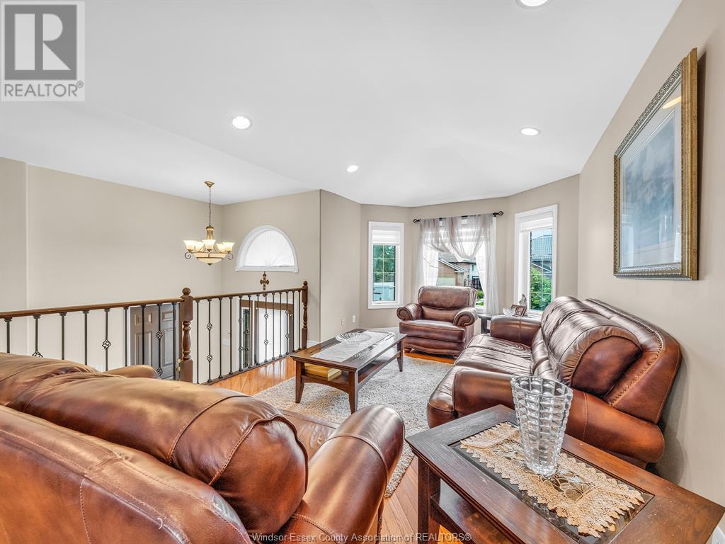 Property at 1437 MERIDIAN STREET image 5