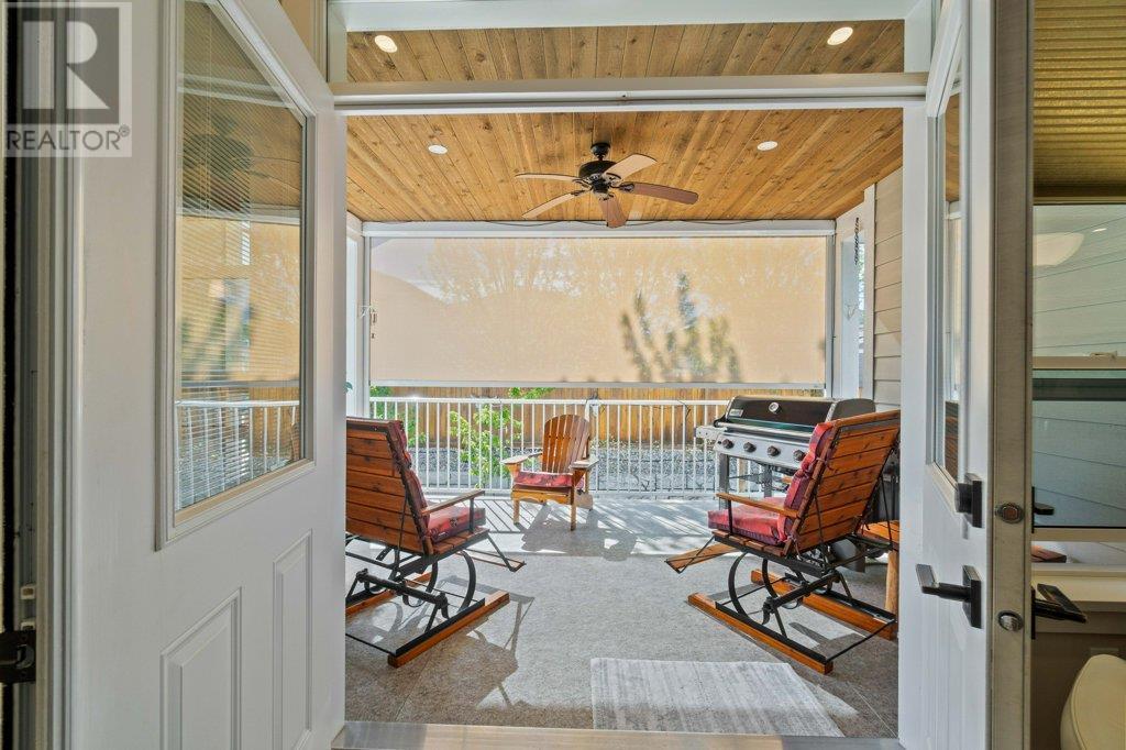 Property at 1321 24 Street SE image 4