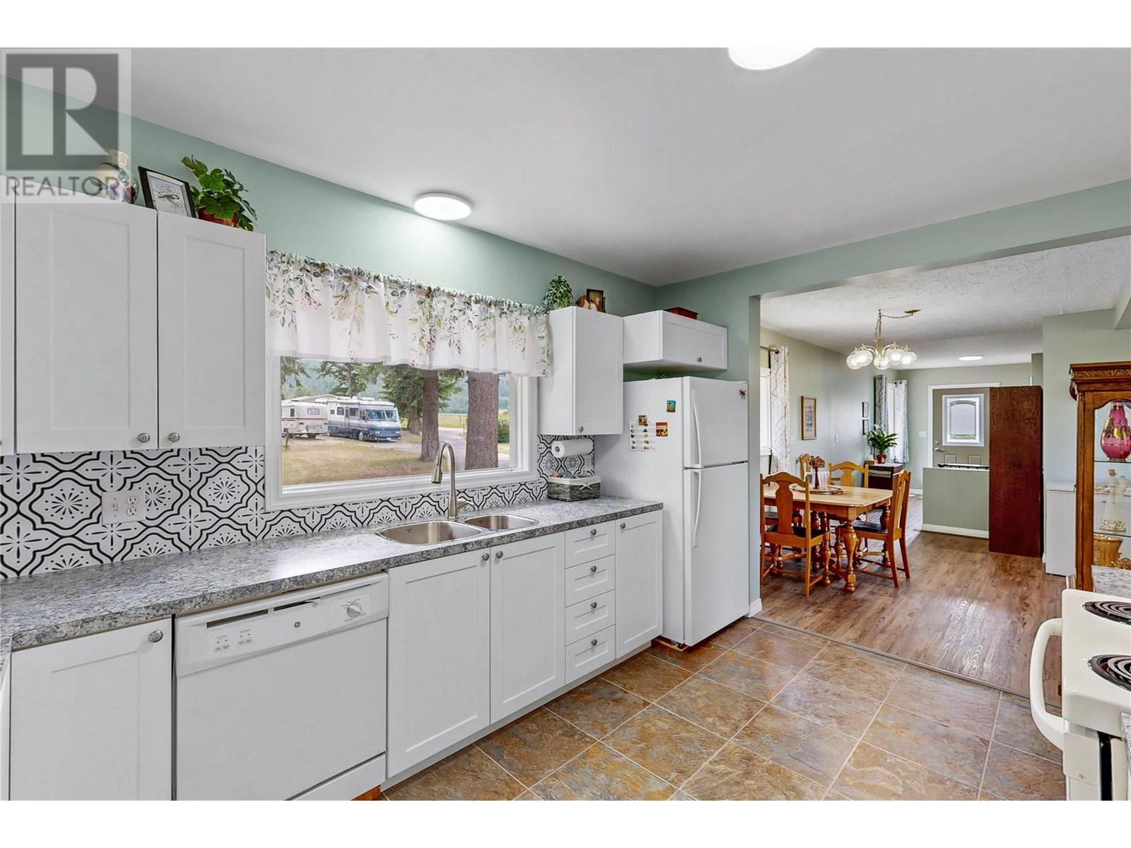 851 Dilworth Road, Sorrento, British Columbia  V0E 2W1 - Photo 16 - 10352156