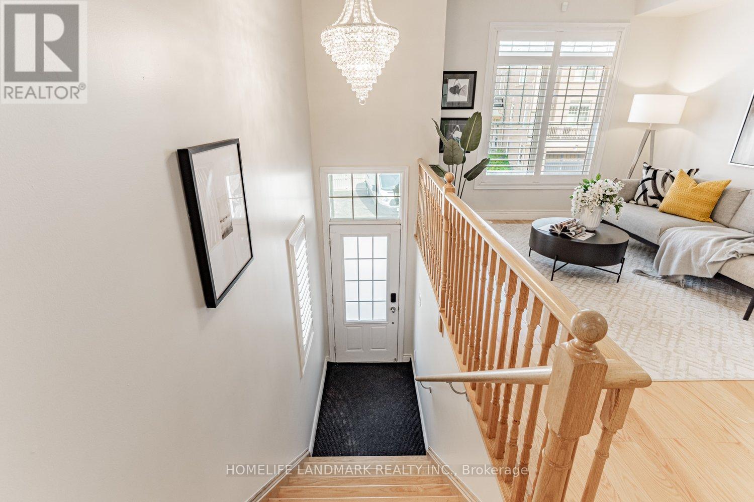 Property at 134 DUNDAS WAY image 3